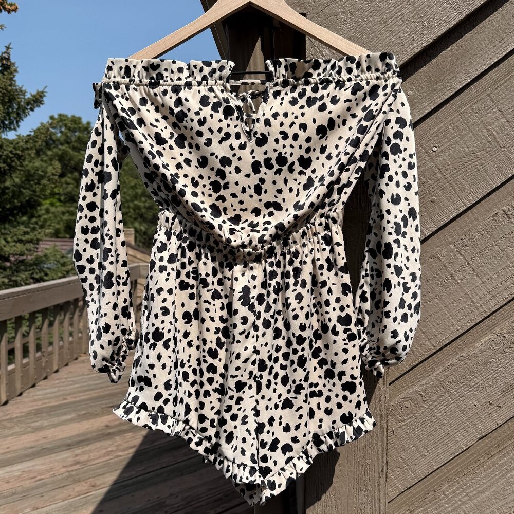 EUC Beach Bunny Off-Shoulder 3/4 Sleeve Tanner Leopard Romper - Picture 4 of 15